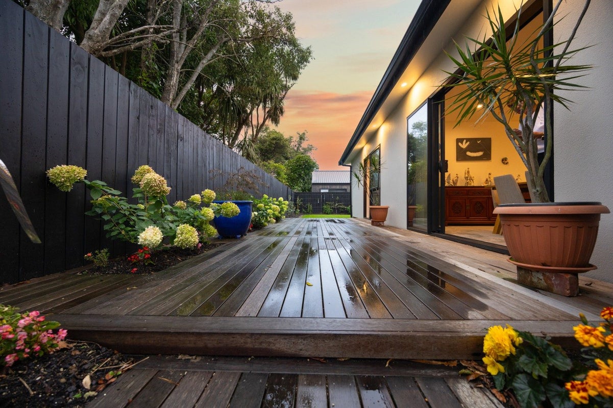 9 Samuel Place, Terrace End, Palmerston North - Carousel 2