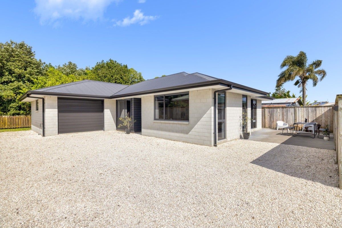 50A Hall Road, Matua, Tauranga - Carousel 2