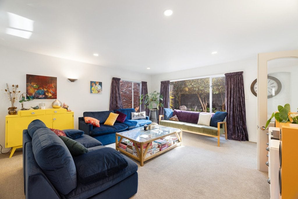 195A Memorial Avenue, Burnside, Christchurch - Carousel 2