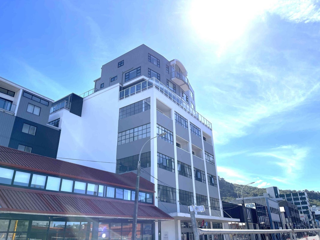4/125 Thorndon Quay, Pipitea, Wellington - Carousel 1