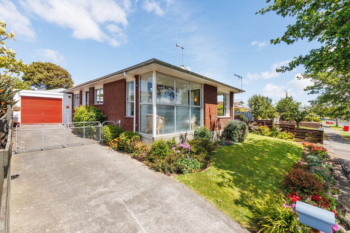 26 Meadowbrook Drive, Cloverlea, Palmerston North - Carousel 1