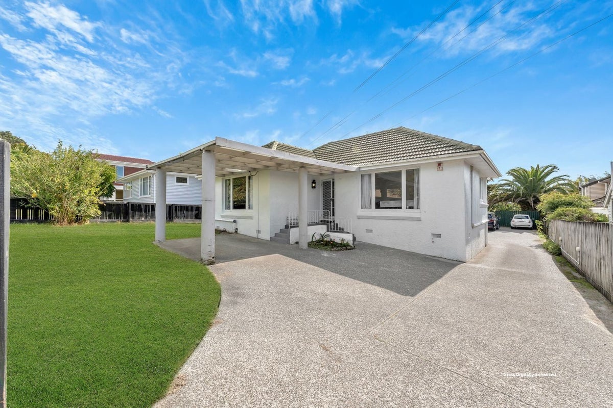 199 Hillsborough Road, Hillsborough, Auckland - Carousel 1