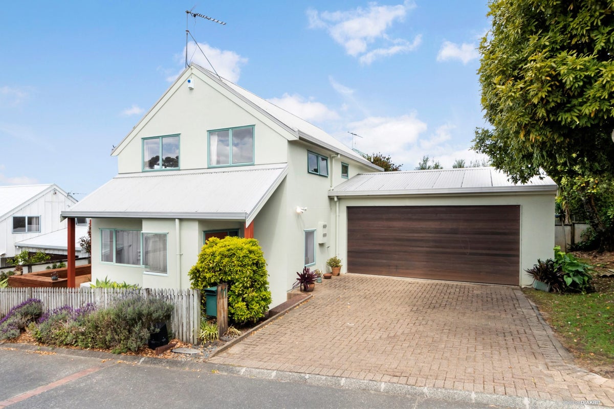 11/485 Don Buck Road, Massey, Auckland - Carousel 2