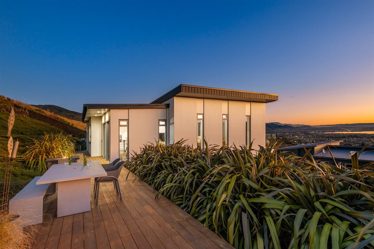 6 Crown Terrace, Britannia Heights, Nelson - Carousel 2