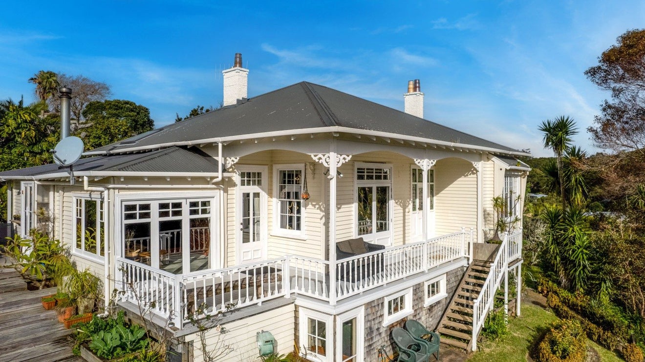 9 Robertson Street, Russell, Russell - Carousel 1