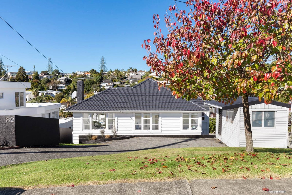 32 Matipo Road, Mairangi Bay, Auckland - Carousel 1