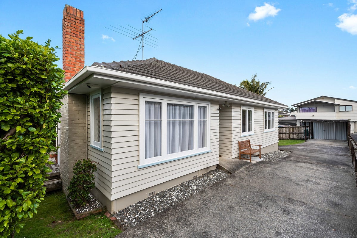 21 Tane Street, New Lynn, Auckland - Carousel 1