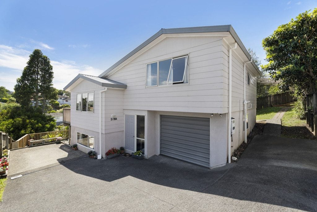 2/28A Tamahere Drive, Glenfield, Auckland - Carousel 1
