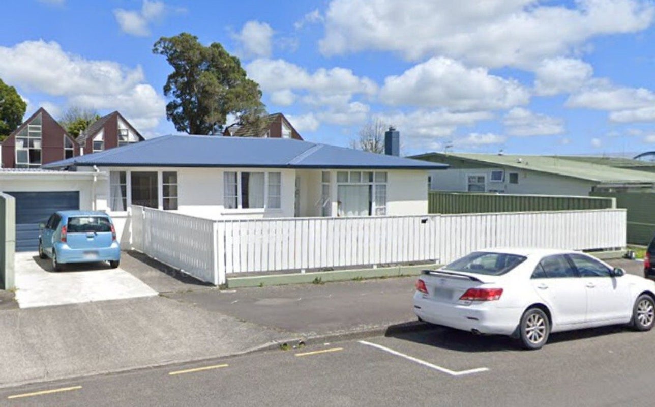 92 Linton Street, West End, Palmerston North - Carousel 1