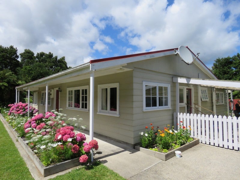 3 Sunderland Street, Waimangaroa, Westport - Carousel 1