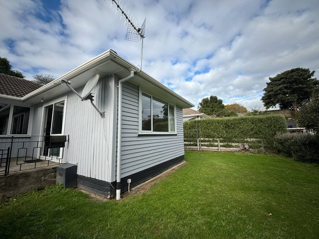 10 Wiremu Street, Hamilton East, Hamilton - Carousel 1