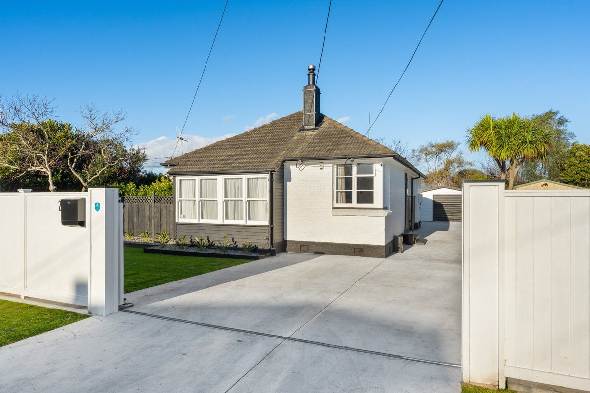 21 Hadfield Crescent, College Estate, Whanganui - Carousel 1