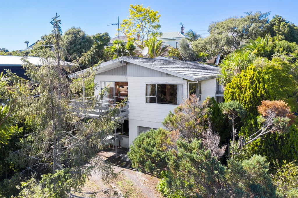 1 Don Croot Street, Western Springs, Auckland - Carousel 1