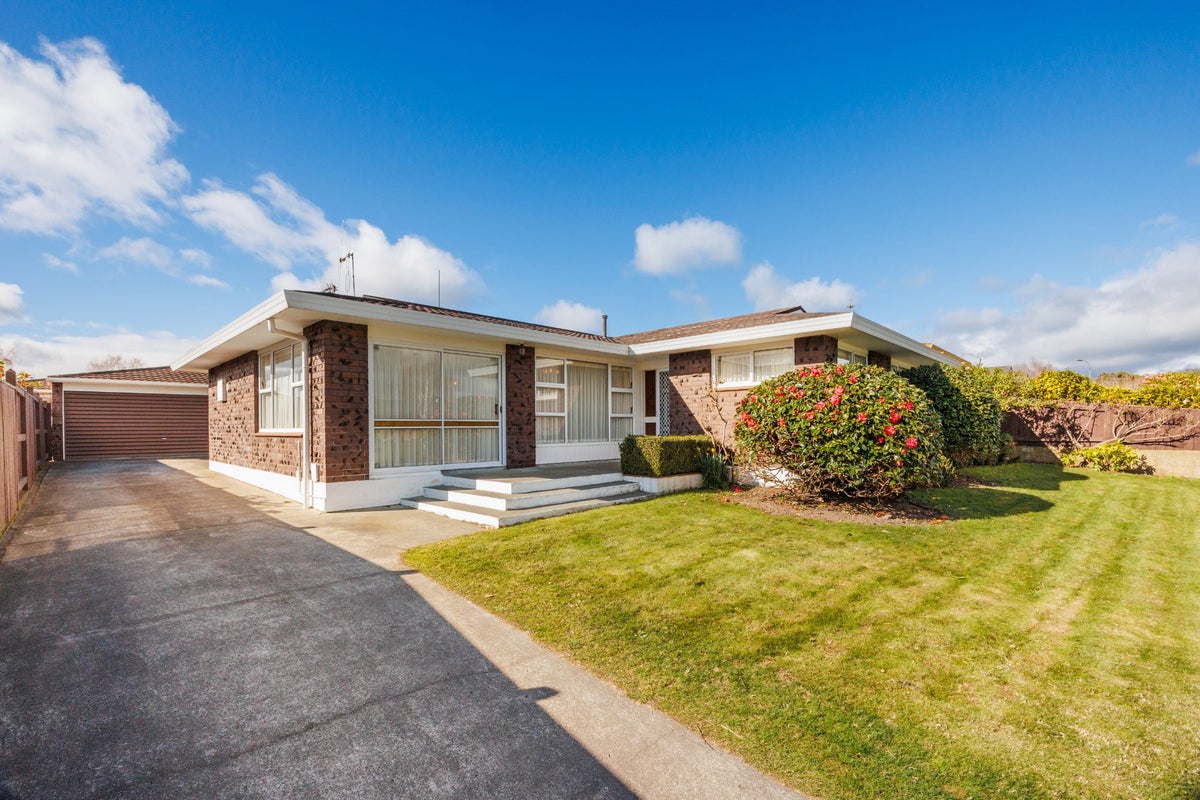 18 Caulfield Place, Awapuni, Palmerston North - Carousel 1