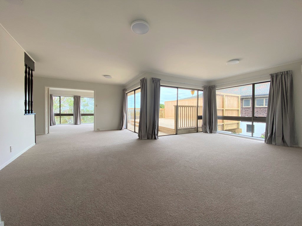 71 Norman Lesser Drive, Saint Johns, Auckland - Carousel 2
