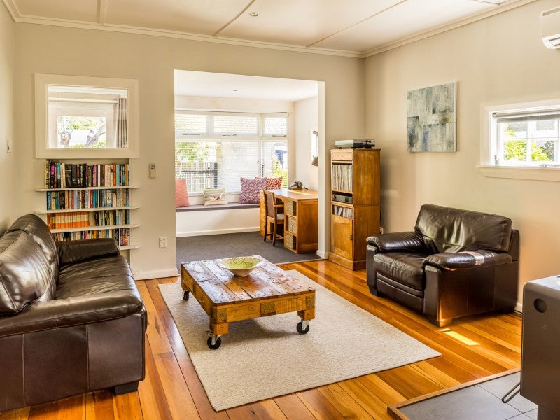 3 Matipo Street, Eastbourne, Lower Hutt - Carousel 2