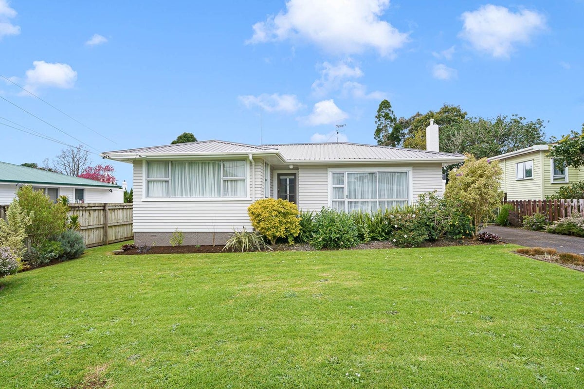 3 Tuatara Drive, Kamo, Whangarei - Carousel 1