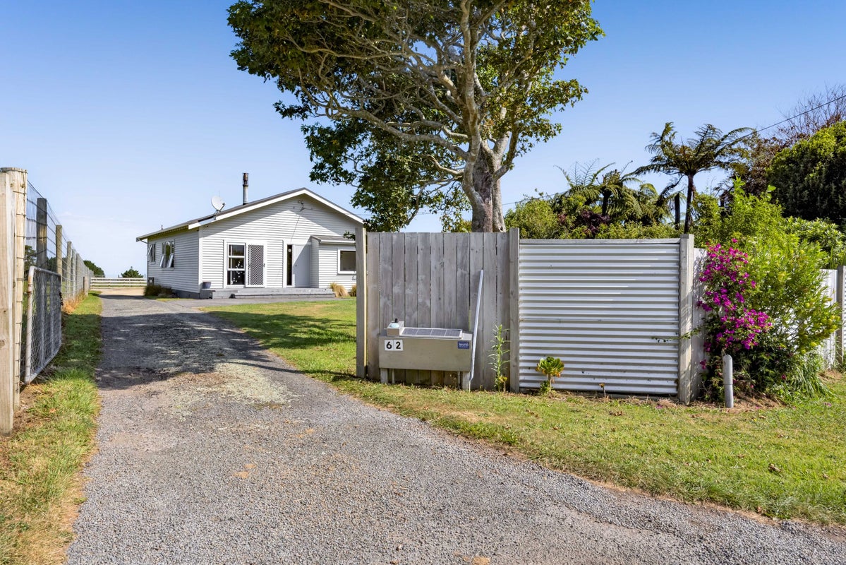 1491 Eltham Road, Hawera - Carousel 2
