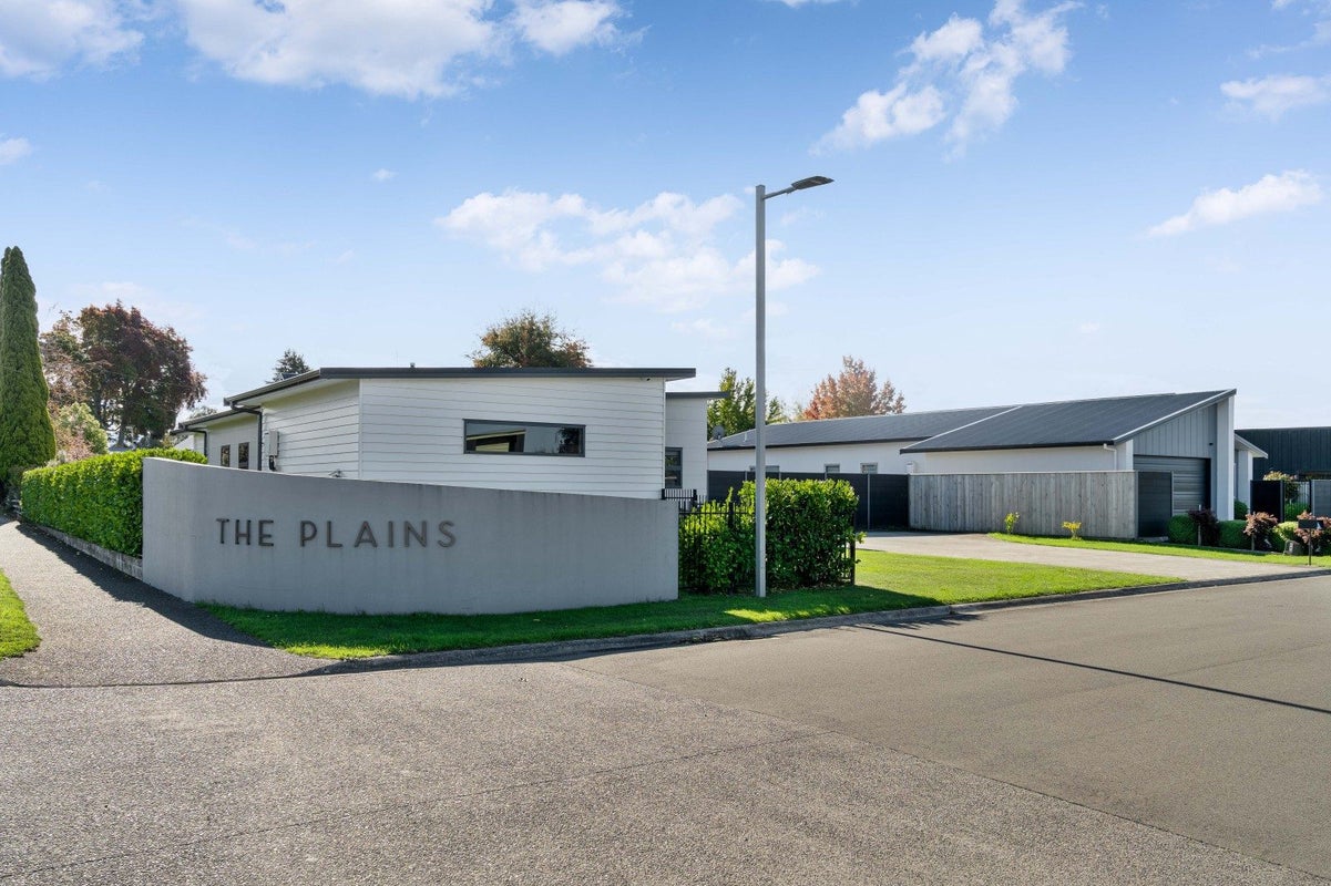 1 Plains Avenue, Masterton, Masterton - Carousel 39
