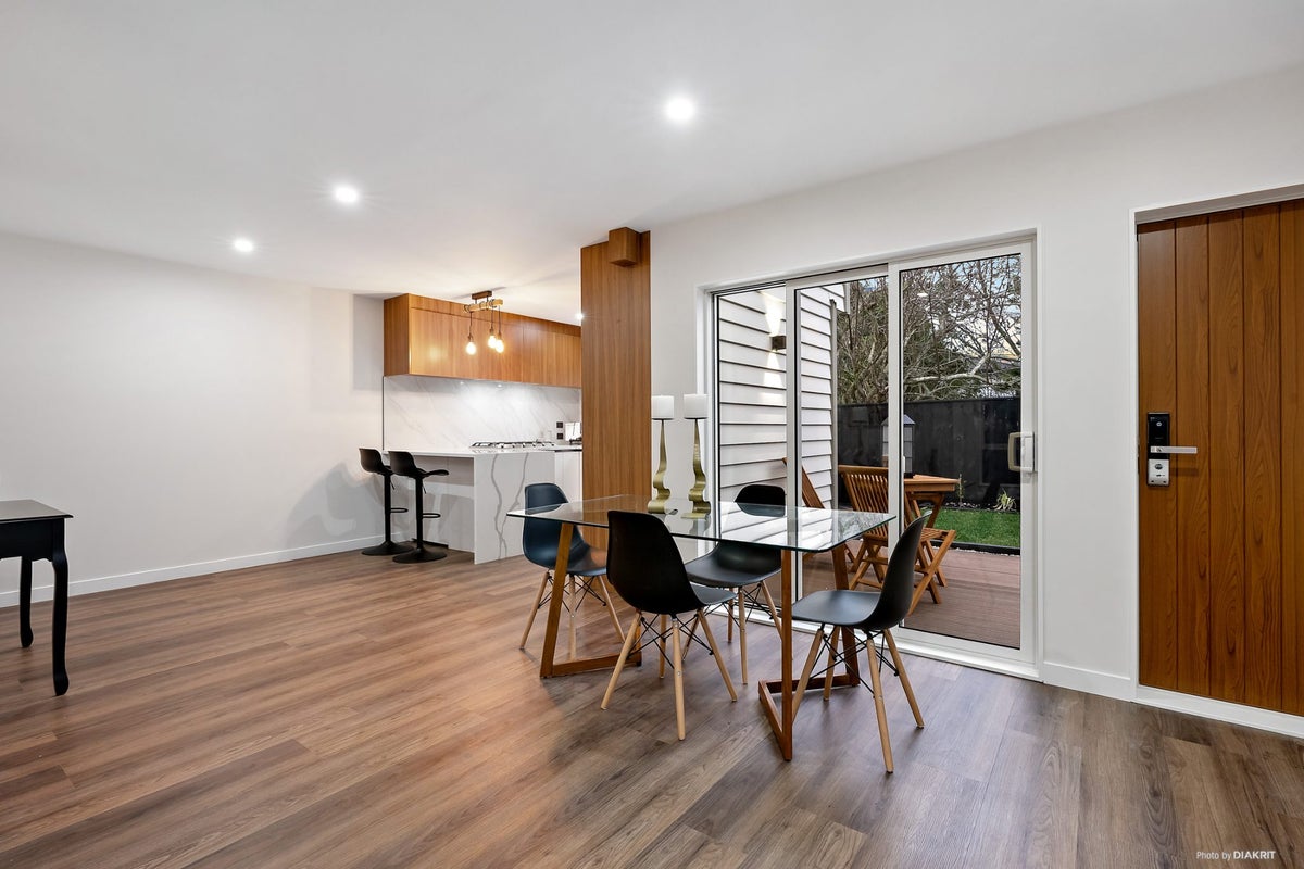 16D Tyburnia Avenue, Mount Albert, Auckland - Carousel 2