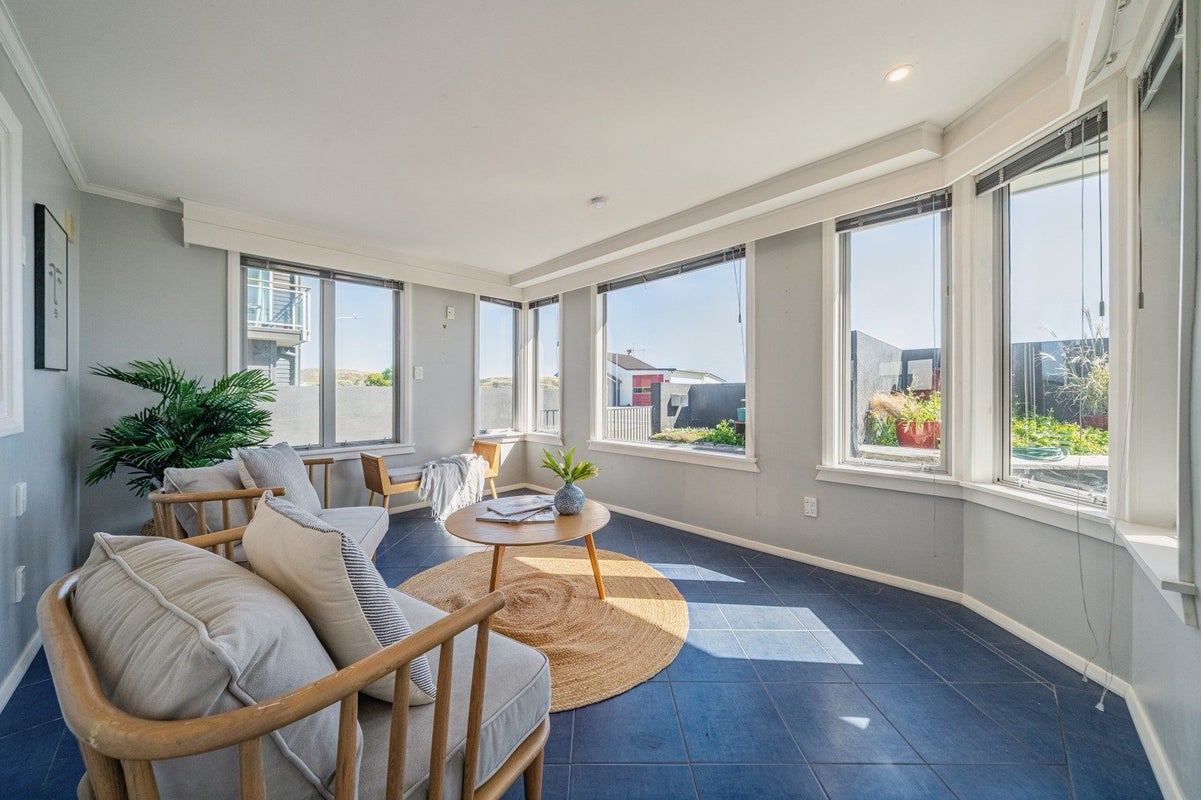 7 Sunset Parade, Plimmerton, Porirua - Carousel 2
