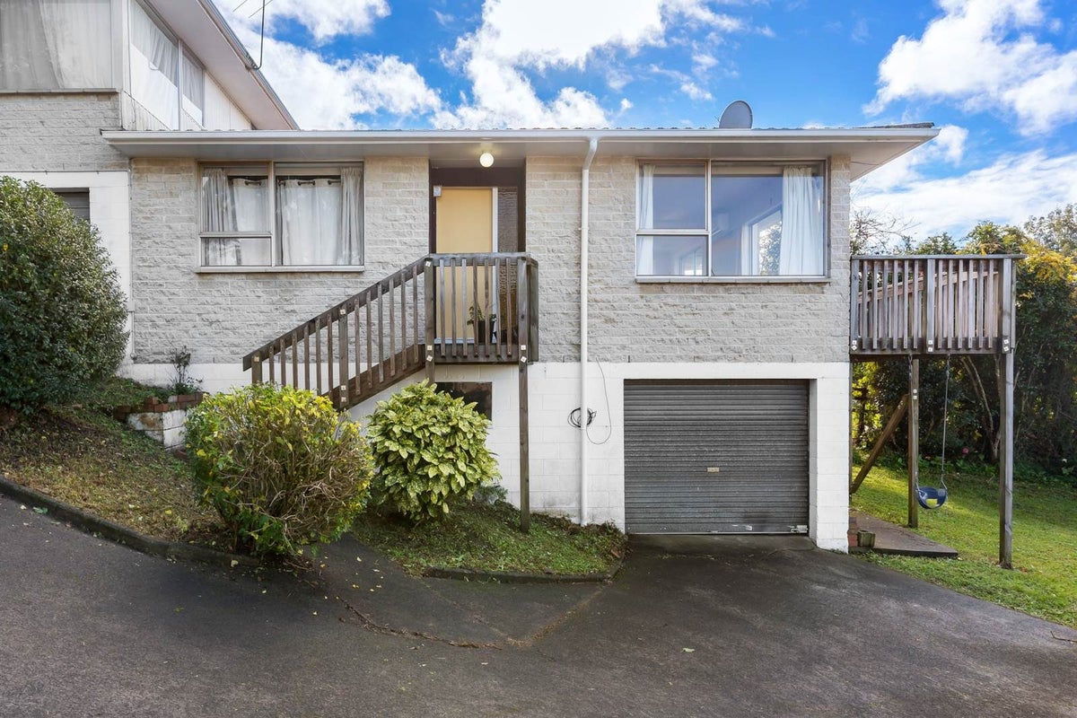 2/74 Chivalry Road, Glenfield, Auckland - Carousel 1