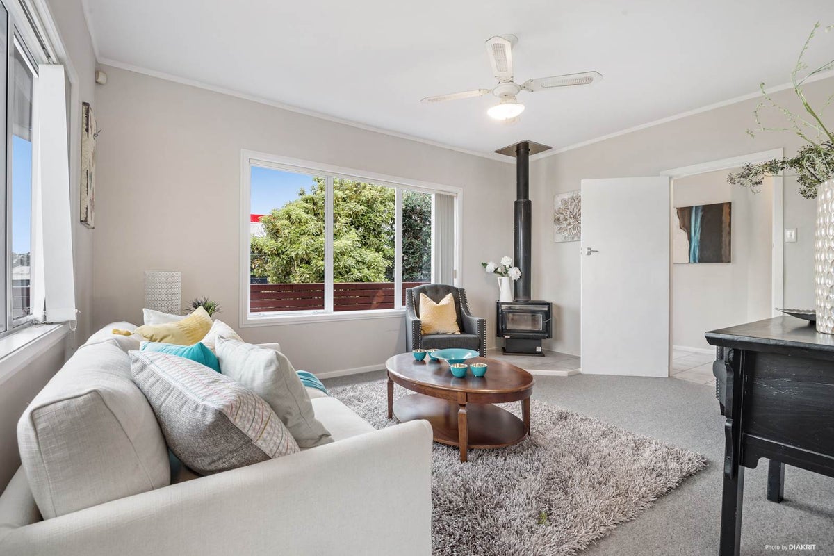 1/210 Moore Street, Howick, Auckland - Carousel 2