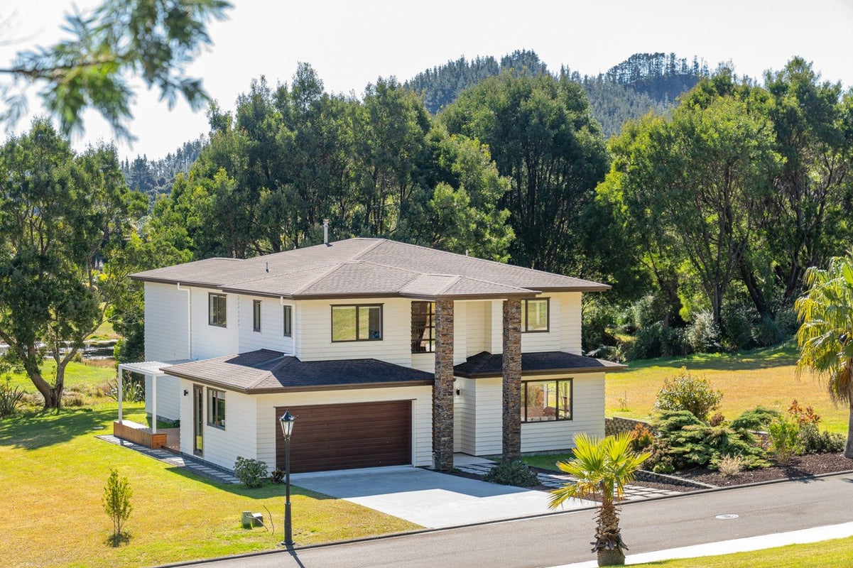 70 Pinehurst Drive, Pauanui - Carousel 2