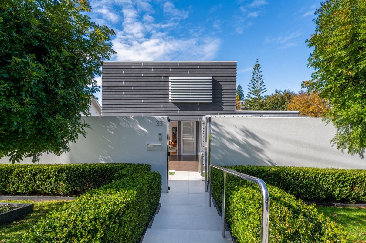 33 Luplau Crescent, Cockle Bay, Auckland - Carousel 2
