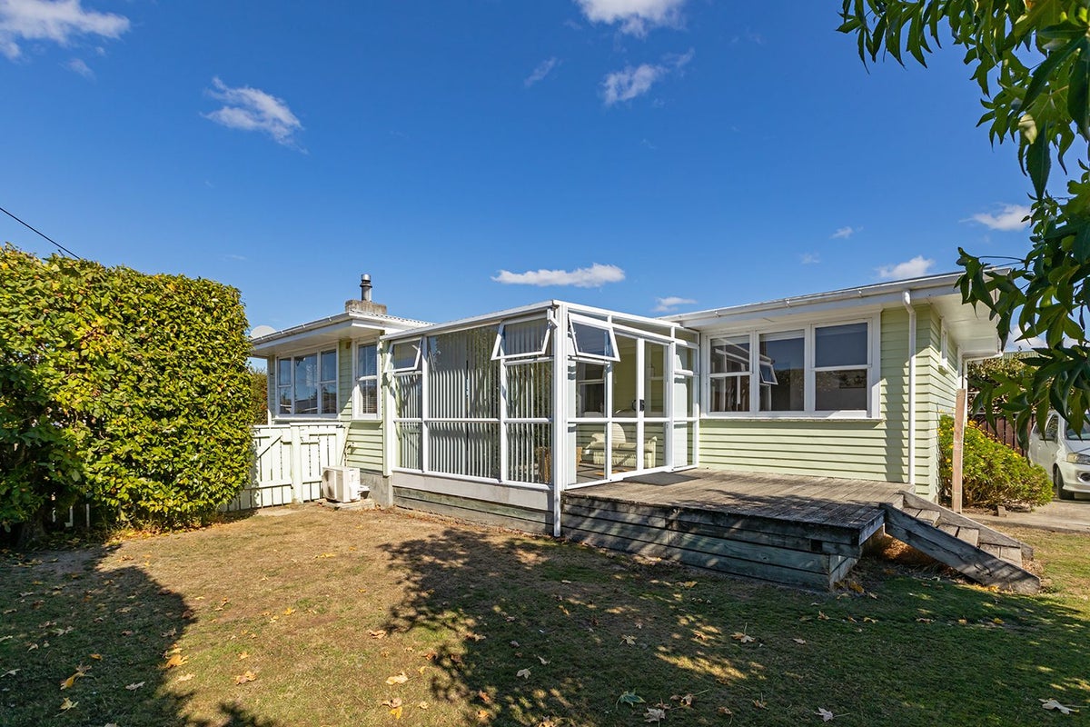 31 Freyberg Street, Solway, Masterton - Carousel 1