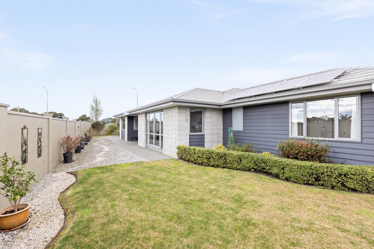 17 Rotoiti Way, Poraiti, Napier - Carousel 1