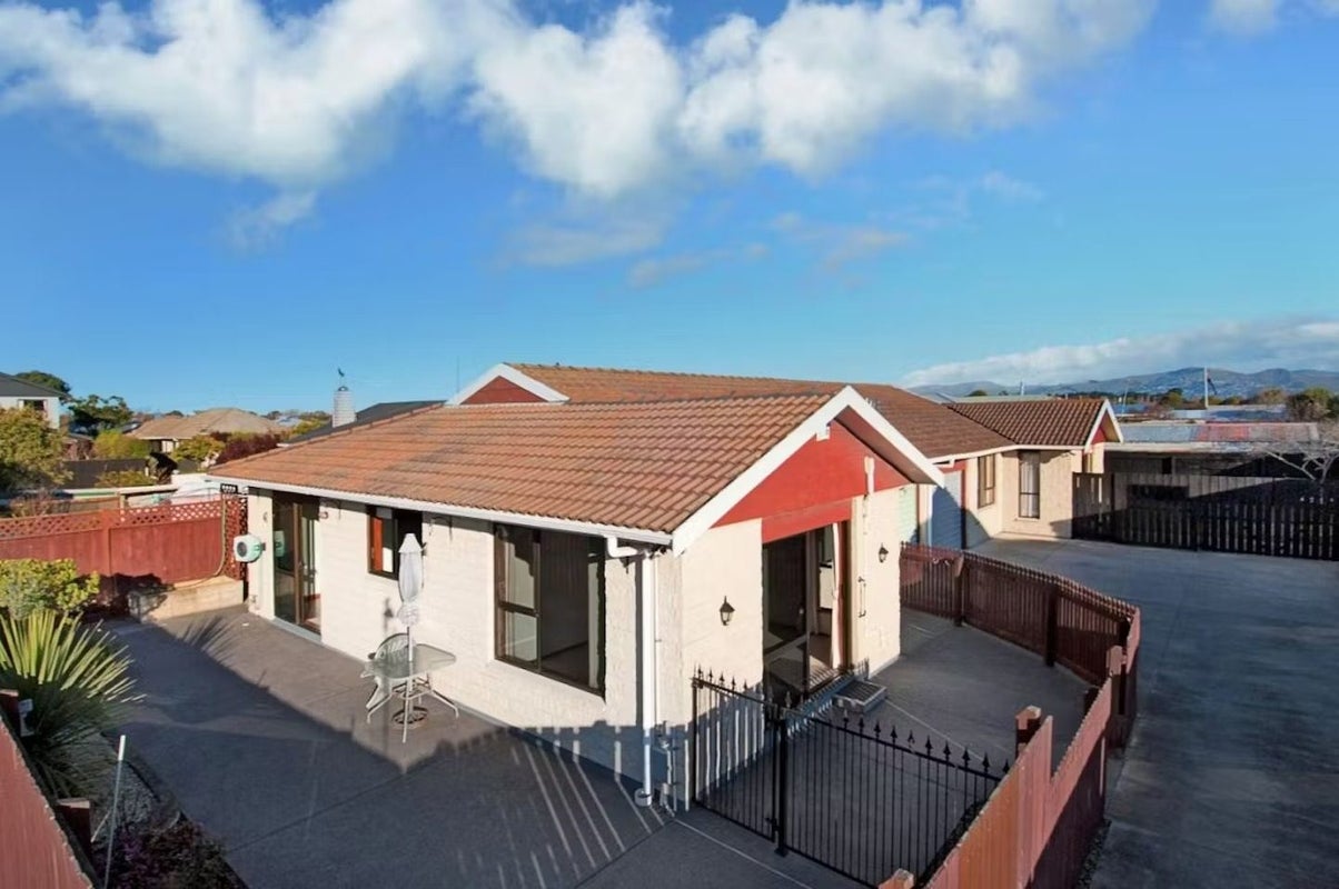 1/5 Pegasus Avenue, North New Brighton, Christchurch - Carousel 1