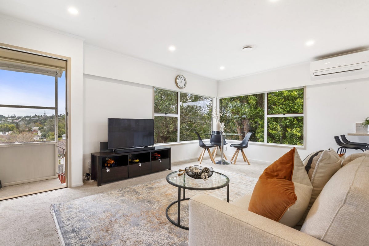 1/14A Camrose Place, Glenfield, Auckland - Carousel 2