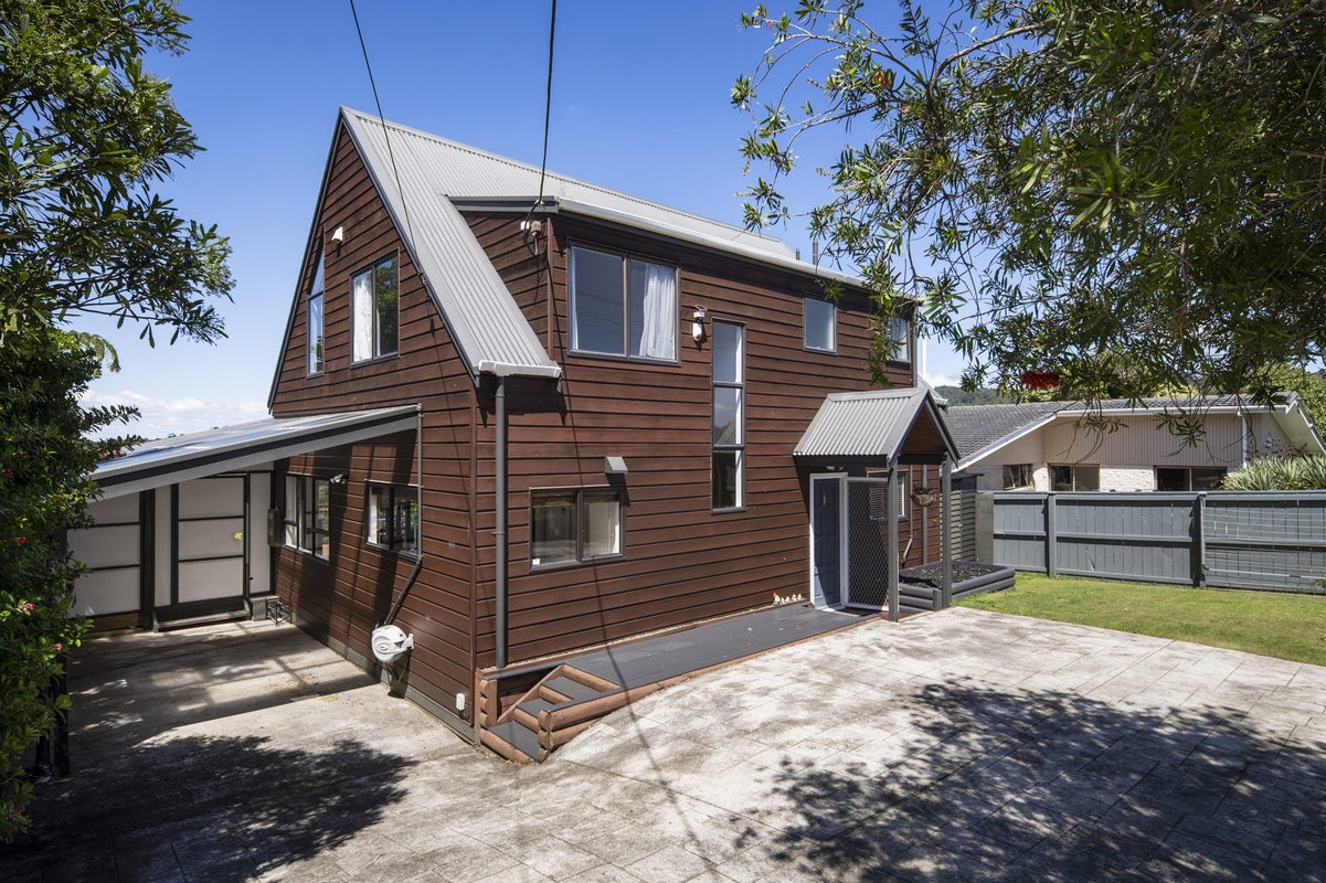 1114 Scenic Drive North, Swanson, Auckland - Carousel 36