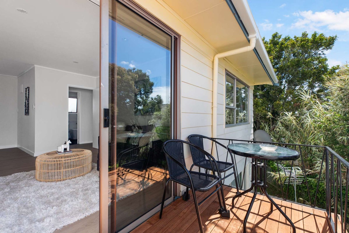 5/31 Blease Street, New Lynn, Auckland - Carousel 1