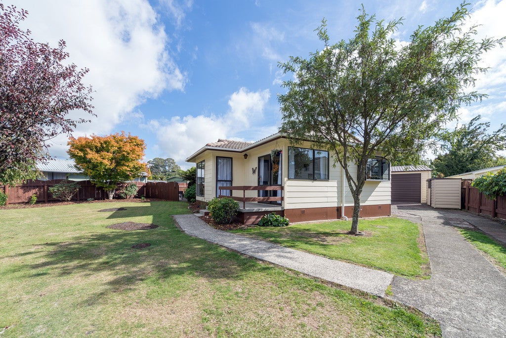 10 Streamdale Place, Ngongotaha, Rotorua - Carousel 1