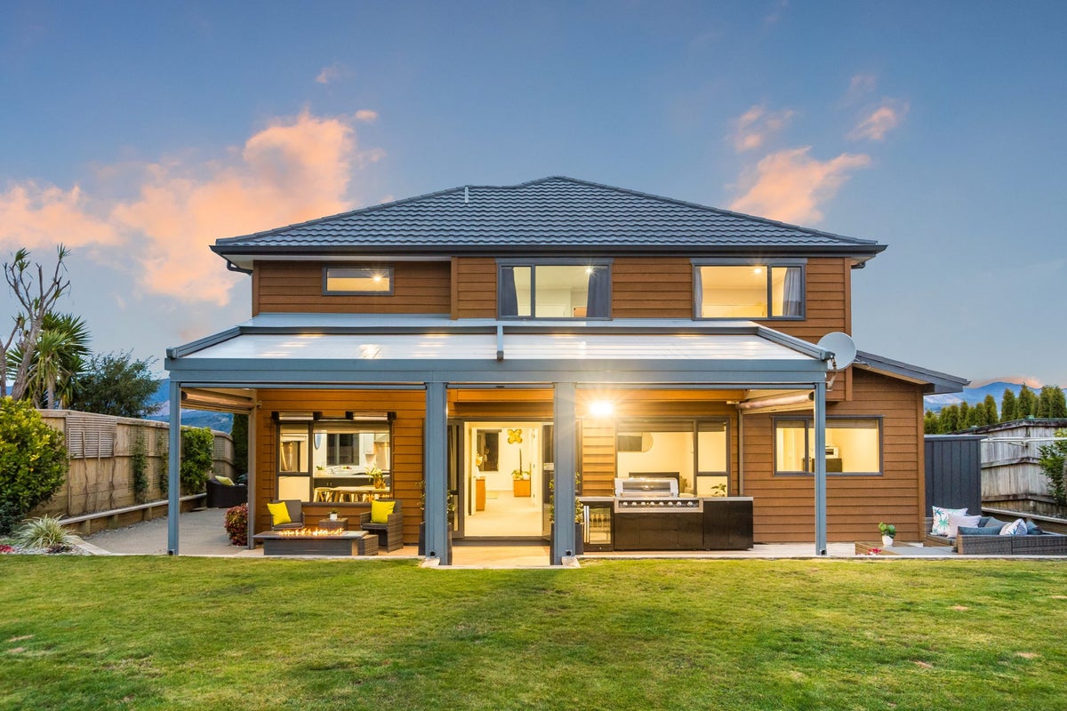 14 Betty Watt Grove, Riverstone Terraces, Upper Hutt - Carousel 2
