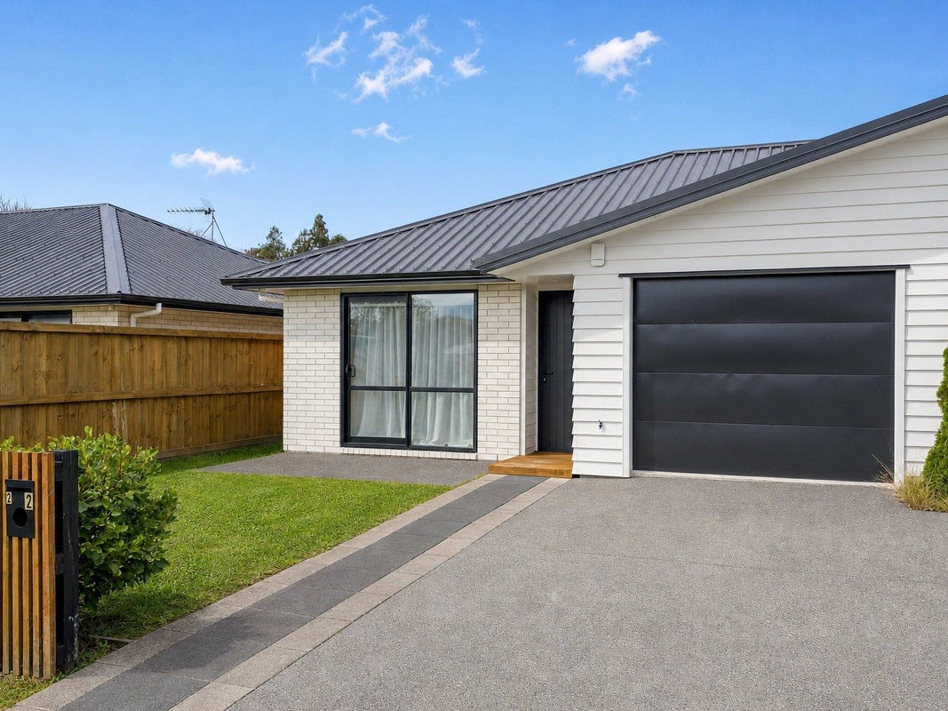 2B Chedworth Avenue, Chedworth, Hamilton - Carousel 2