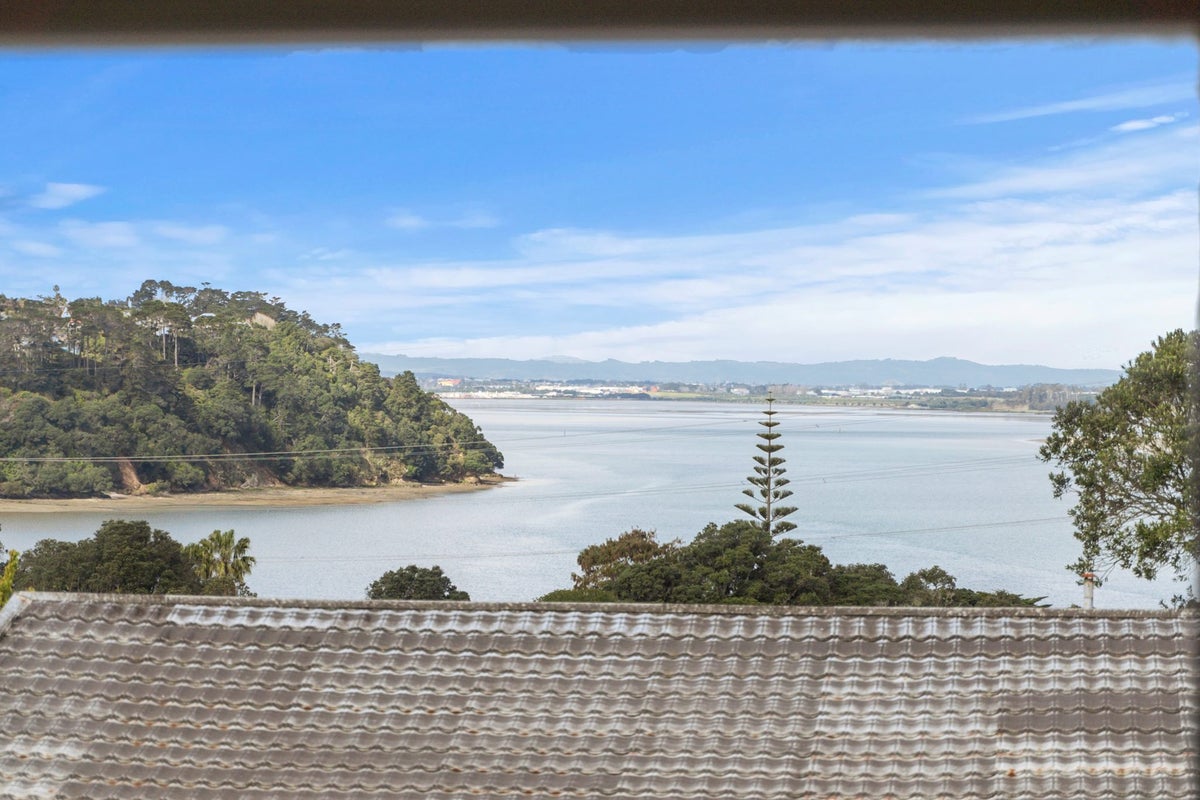 45B Endeavour Street, Blockhouse Bay, Auckland - Carousel 2