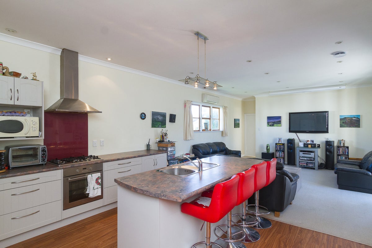 20 Craddock Street, Waterloo, Lower Hutt - Carousel 2