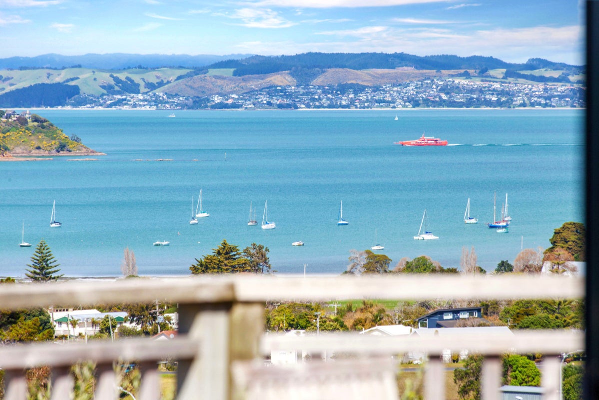 11 Tiri Road, Oneroa, Waiheke Island - Carousel 1
