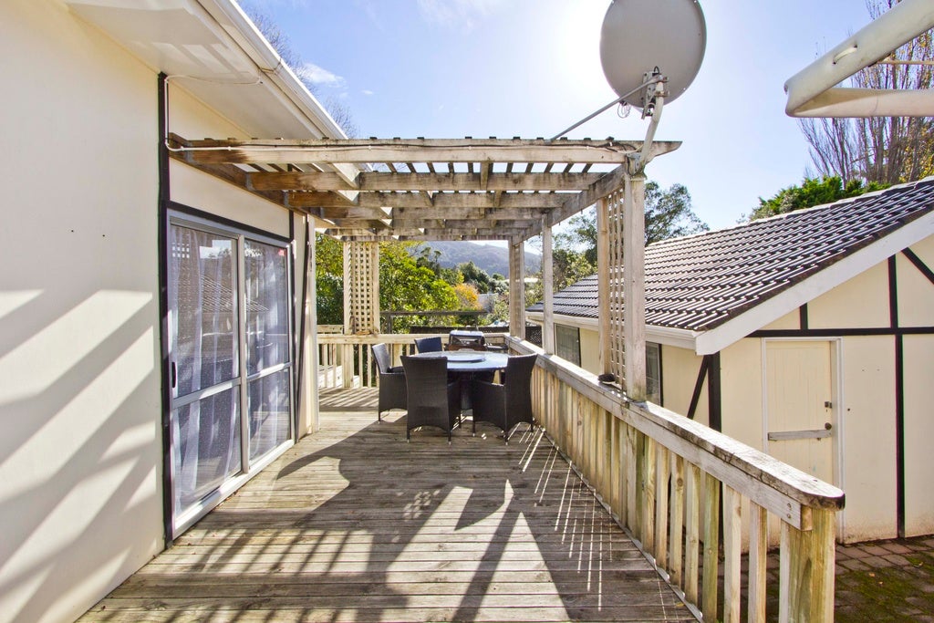 10 Kurth Crescent, Silverstream, Upper Hutt - Carousel 17