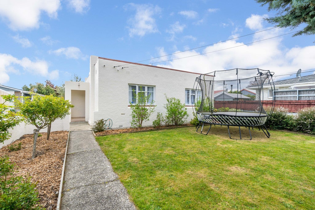 1/4 WILFORD ST, WALLACEVILLE, UPPER HUTT - Carousel 1