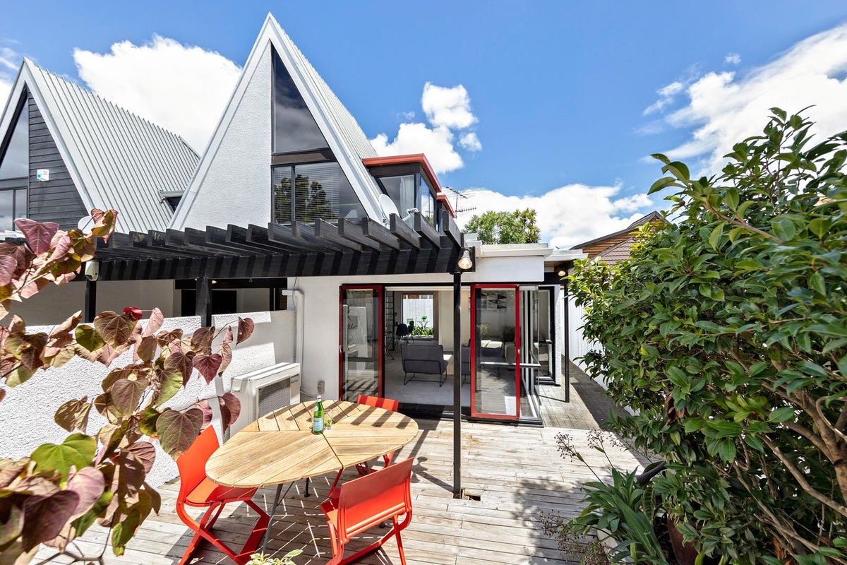 17B Rotomahana Terrace, Remuera, Auckland - Carousel 1