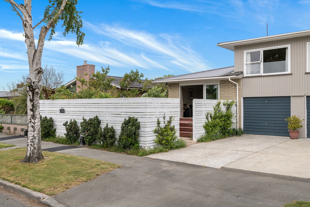 2/4 West-Watson Avenue, Hillmorton, Christchurch - Carousel 12