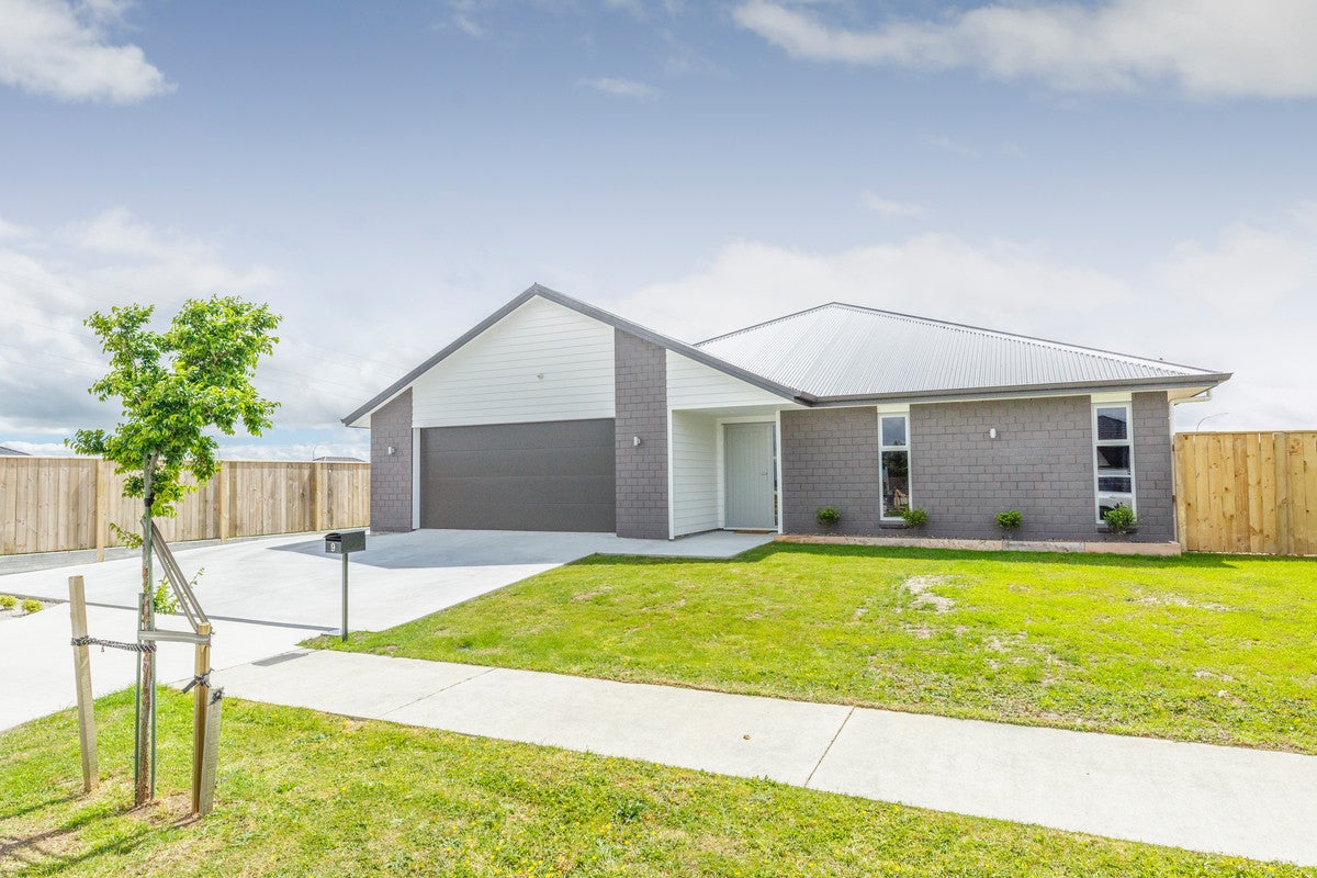 9 Cyprus Place, Fitzherbert, Palmerston North - Carousel 1