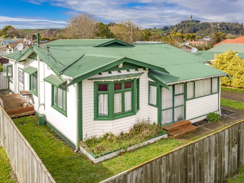 40 Tinirau Street, Whanganui East, Whanganui - Carousel 1
