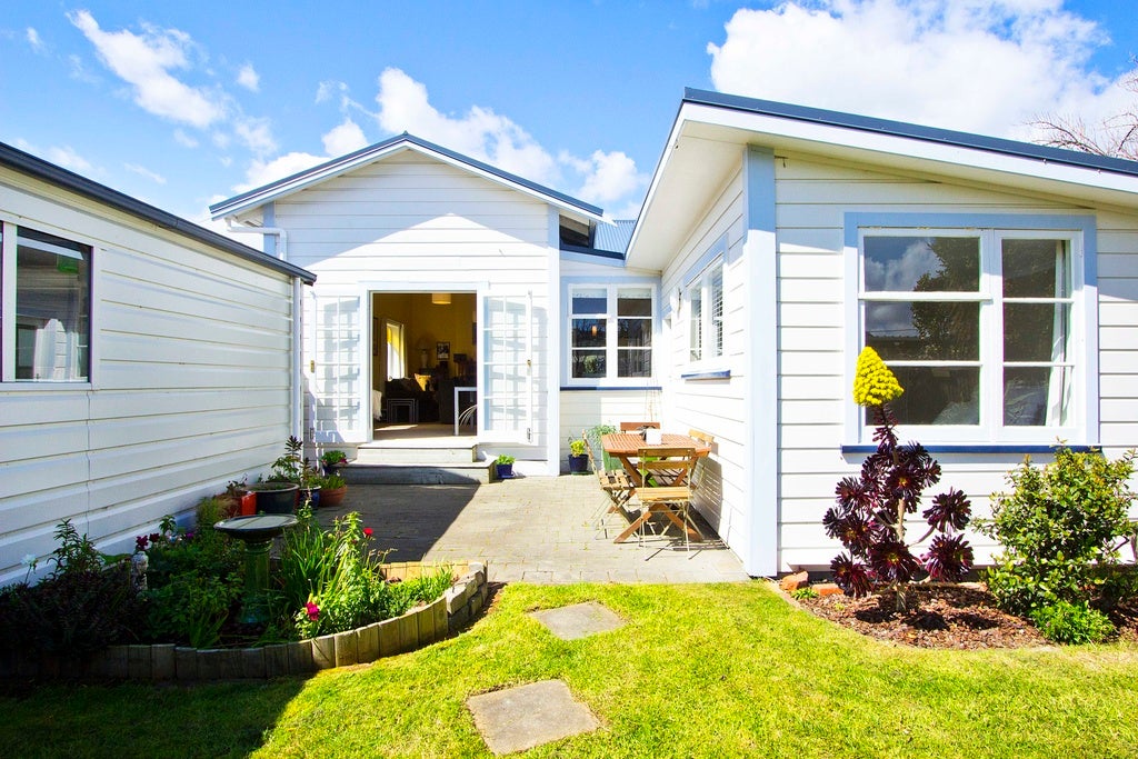 11 Plunket Avenue, Petone, Lower Hutt - Carousel 2