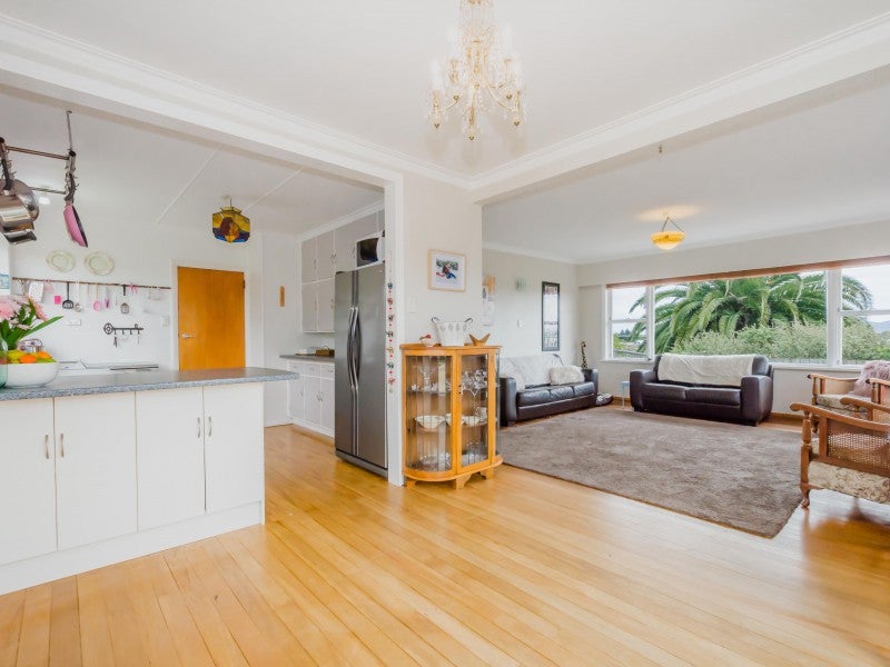72 Raumati Road, Raumati Beach, Paraparaumu - Carousel 2