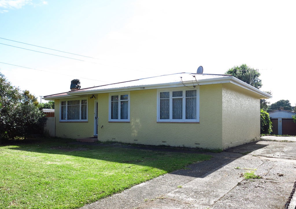 82 Thatcher Street, Castlecliff, Whanganui - Carousel 1